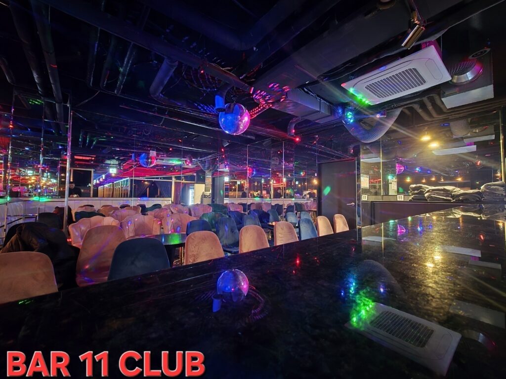 1745565916251-6